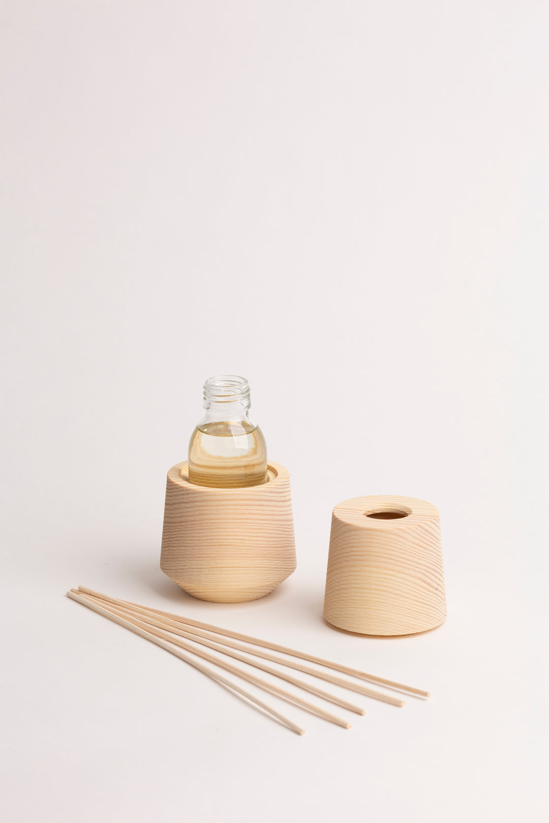 PINE DIFFUSER VESSEL & METSÄ DIFFUSER SET