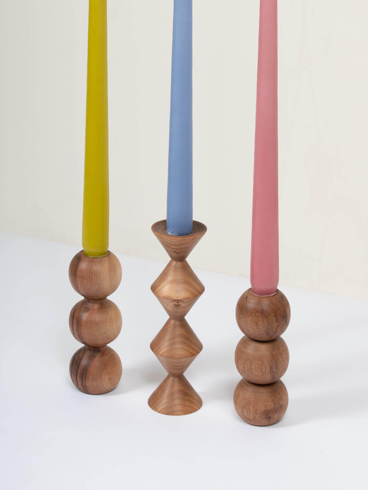 WALNUT WOOD CANDLESTICK, BALL